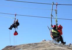 Antalya'da nefes kesen tatbikat; teleferikte mahsur kalanlar kurtarıldı