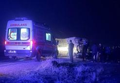 Diyarbakır’da işçi servisi minibüsü devrildi: 16 yaralı