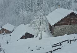 Rize'nin yüksekleri beyaza büründü