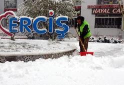 Erciş’te kar kalınlığı 20 santime ulaştı