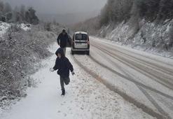 Kastamonu'da kar yağışı nedeniyle 202 köy yolu kapandı