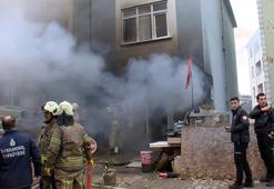 Çekmeköy’de 3 katlı binanın giriş katındaki depoda çıkan yangın söndürüldü