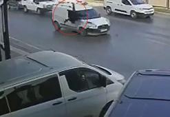 Hafif ticari aracın yayaya çarptığı kaza kamerada