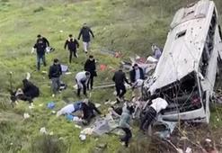 Esenyurt'ta işçi servisi şarampole yuvarlandı;kaza anı kamerada: 4 ölü 3'ü ağır 7 yaralı