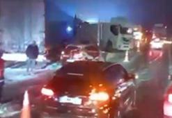 Bolu Dağı Tüneli çıkışında 6 aracın karıştığı zincirleme kaza kamerada