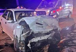 Sakarya'da iki otomobil çarpıştı; 6 yaralı
