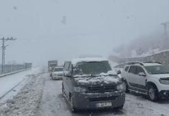 Bingöl’de 20 köy yolu kardan kapandı