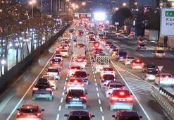 İstanbul'da haftanın ilk iş gününde trafik yoğunluğu
