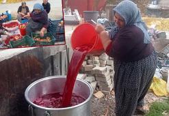 Mersin'de kadınların nar ekşisi mesaisi
