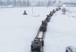 Doğu Karadeniz'de 61 köy yolu, kardan kapandı