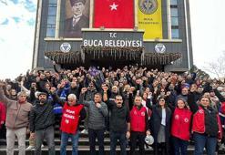 Buca'da maaşlarını alamayan belediye işçilerinden 'çöp toplamama' kararı