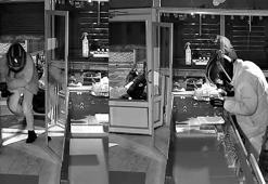 Motosiklet kaskı takan hırsız, kuyumcu dükkanından 5,5 kilo altın çaldı