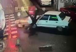 Kazadan sonra yerde yatan sürücüyü kontrol edip olay yerinden kaçtı; o anlar kamerada
