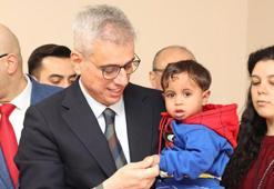 Bakan Memişoğlu, Kahire'de Filistinli hastaları ziyaret etti