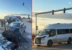 Öğrenci servis minibüsü ile otomobil çarpıştı: 9 yaralı