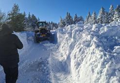 Kastamonu'da kar kalınlığı 2 metreye yaklaştı; 616 köy yolu kapalı