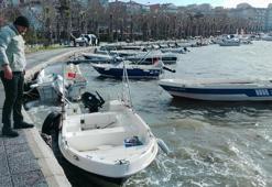 Silivri'de kuvvetli rüzgar nedeniyle tekne ve yatlar zarar gördü