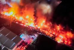 Esenyurt'ta yapı malzemeleri üretilen fabrikada yangın; çalışmalar 7 saattir sürüyor