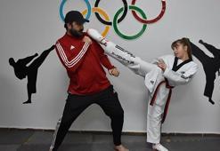 Tekvando milli takım antrenörü baba, kızını şampiyonluğa hazırlıyor