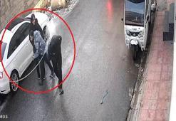 Kopan elektrik teli, üzerine düştüğü kişinin montunu yaktı; o anlar kamerada