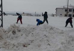 Kilis'te karın keyfini çocuklar çıkardı