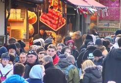 Yeni yıla saatler kala Mısır Çarşısı'nda alışveriş yoğunluğu