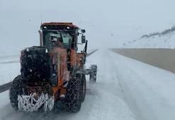 Erzincan’da bazı bölgelerde TIR geçişine izin verilmiyor; Tendürek’te trafik durdu