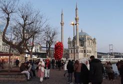 Ortaköy'de yılbaşı kutlamaları öncesi yoğunluk