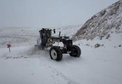 Malatya'da ekiplerin karla mücadele çalışması
