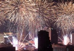 Tayland’da 2026 yılı havai fişek gösterileriyle kutlandı