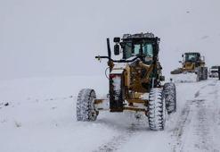 Van'da kardan 671 yerleşim yerinin yolu ulaşıma kapandı