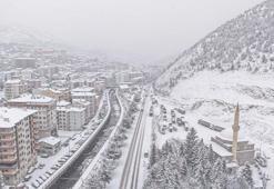 Gümüşhane’de 102 köy yolu kardan kapandı