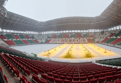 Diyarbakır Stadyumu’nda çimler, don ve buzlanmaya karşı yapay güneş ışığıyla korunuyor