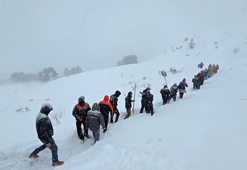 Artvin’de 1 kişinin öldüğü çığda kar altında kalan 2 çoban aranıyor