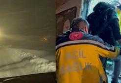 İş makinesi yolu açtı, sağlık ekipleri hastaya müdahale etti