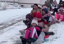 Artvin’de çocuklar karın keyfini çıkardılar