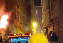 Fatih'te 5 katlı binada yangın: 6 kişi dumandan etkilendi