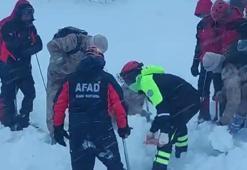 Artvin'de çığ altında kalan çoban aranıyor