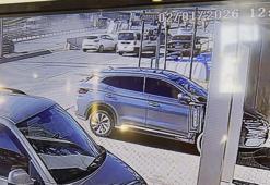 Esenyurt D-100 Karayolu'nda hafif ticari araç yan yattı