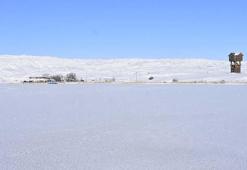 Sivas'ın en büyük gölü Tödürge, buz tuttu