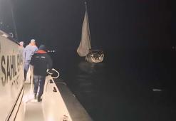 Çanakkale Boğazı'nda sürüklenen tekne kurtarıldı