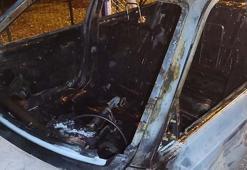 Manisa’da seyir halindeki otomobil alev aldı