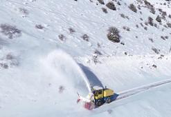 Bayburt'ta kar mesaisi; 44 köy yolu ulaşıma açıldı