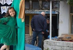 Eşini ve kızını, boğazlarını bıçakla keserek öldürdü