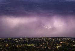 Güney Afrika’da yıldırım düştü: 2 ölü