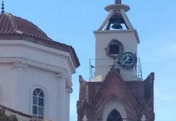 Ayvalık’ta Saatli Camisi’nin saati yerinden düştü