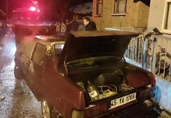 Park halindeki otomobil yandı