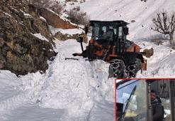 Zorlu kış şartlarında yol açıp, hayat kurtarıyorlar