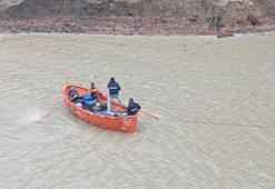 Karadeniz'de Türk gemisi karaya oturdu; 3'ü Türk 11 mürettebat kurtarıldı