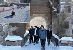 Lise öğrencileri tarihi yerleri gezdi, Palandöken'de kızak keyfi yaptı